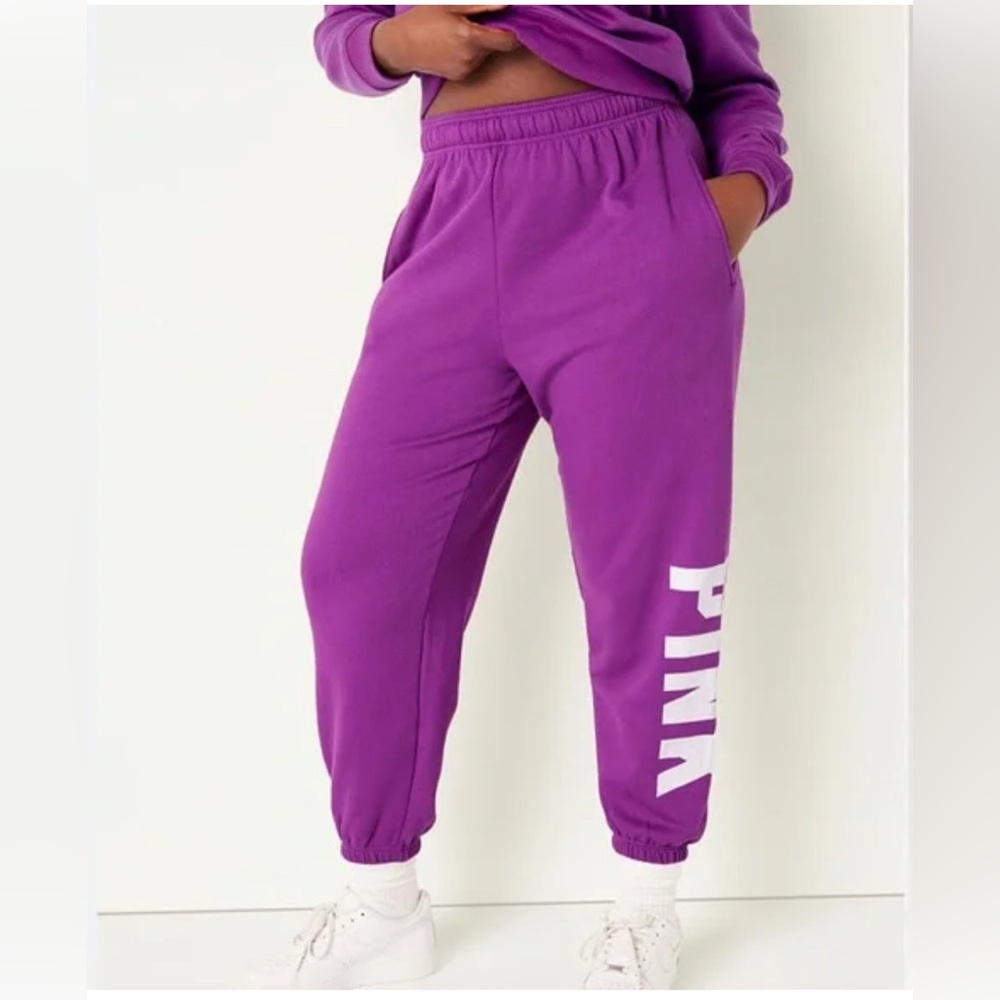 PINK Victoria’s Secret NWT campus pant joggers pink logo XS